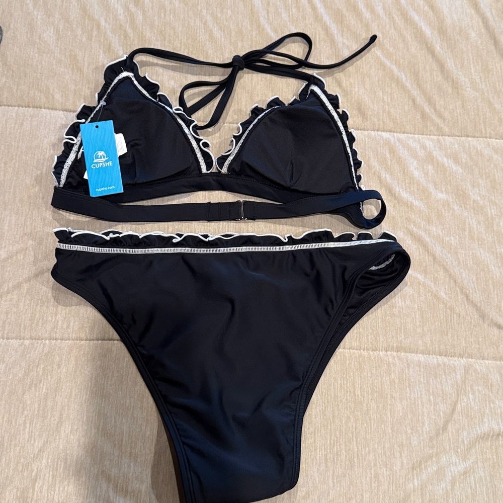 Black Ruffled Bikini Set - Picture 2 of 4